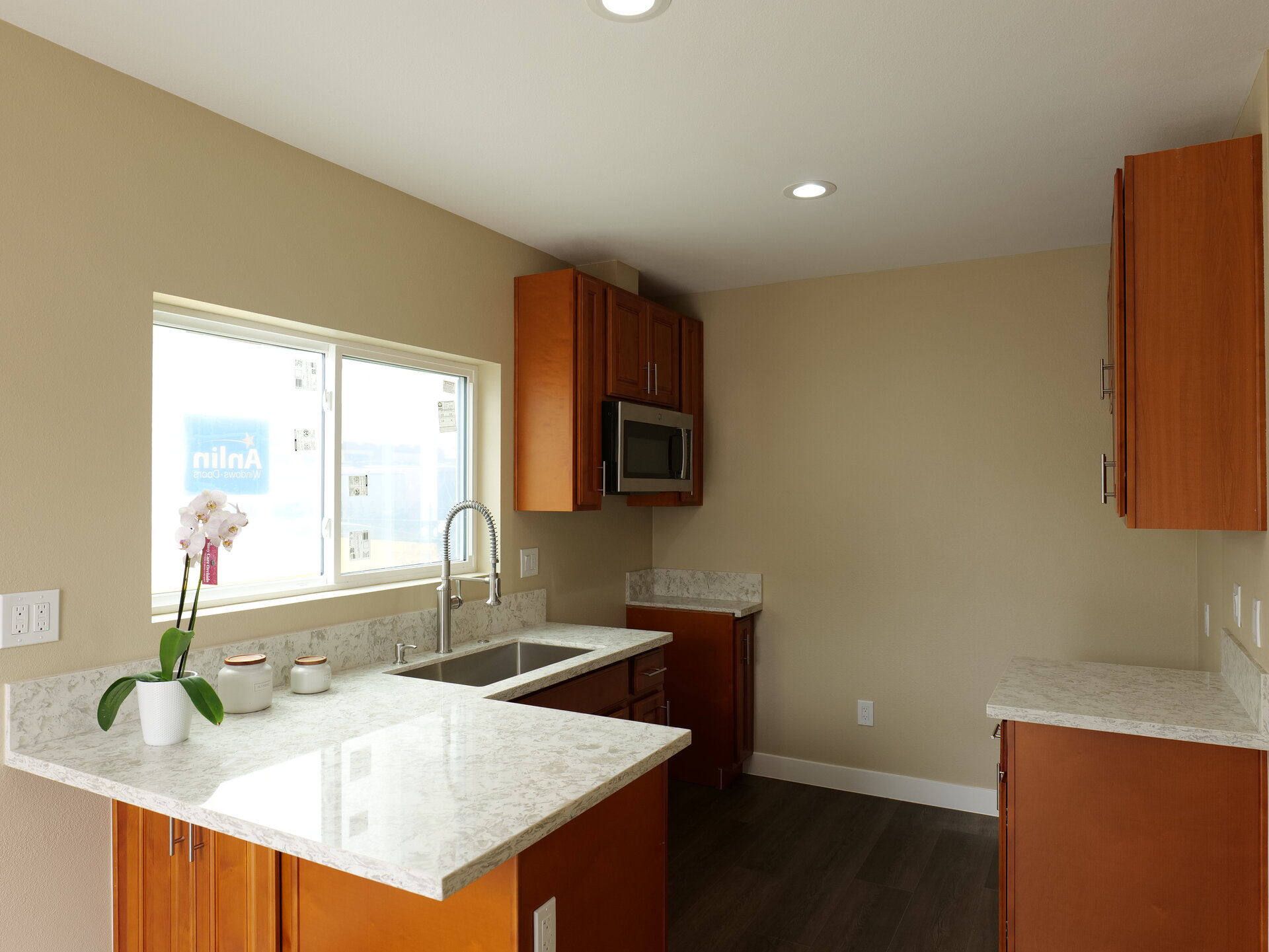 Denker Ave Garage Conversion, Los Angeles - Vision ADU project photo