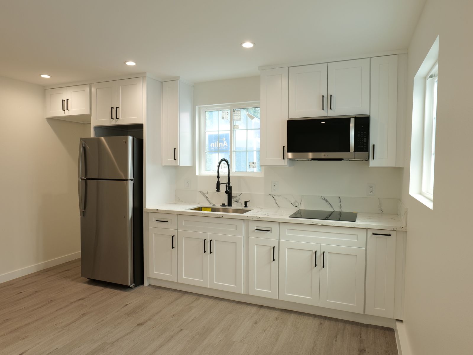Larchmont Ave, Santa Ana - Photo 2