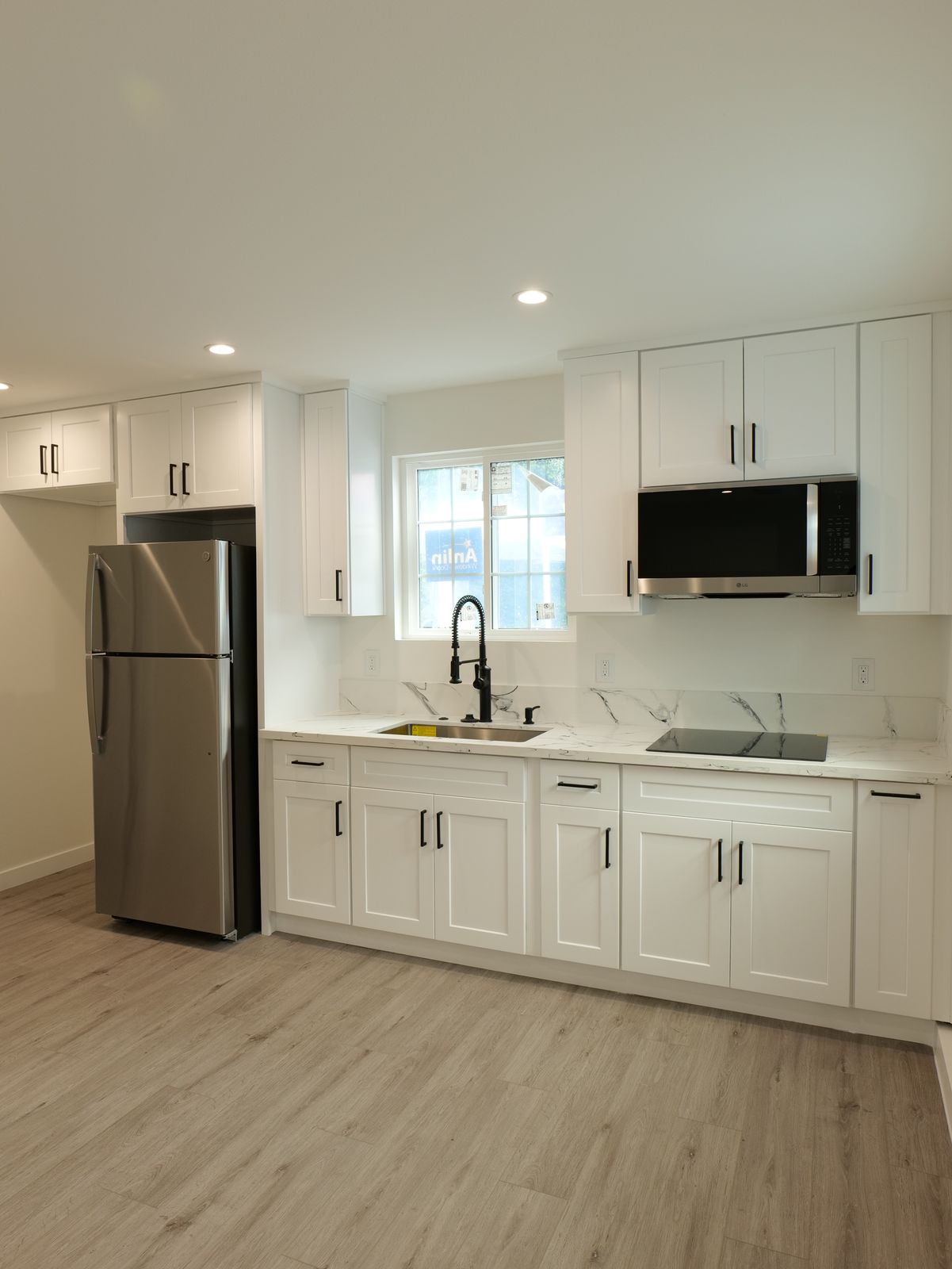Larchmont Ave, Santa Ana - Photo 1