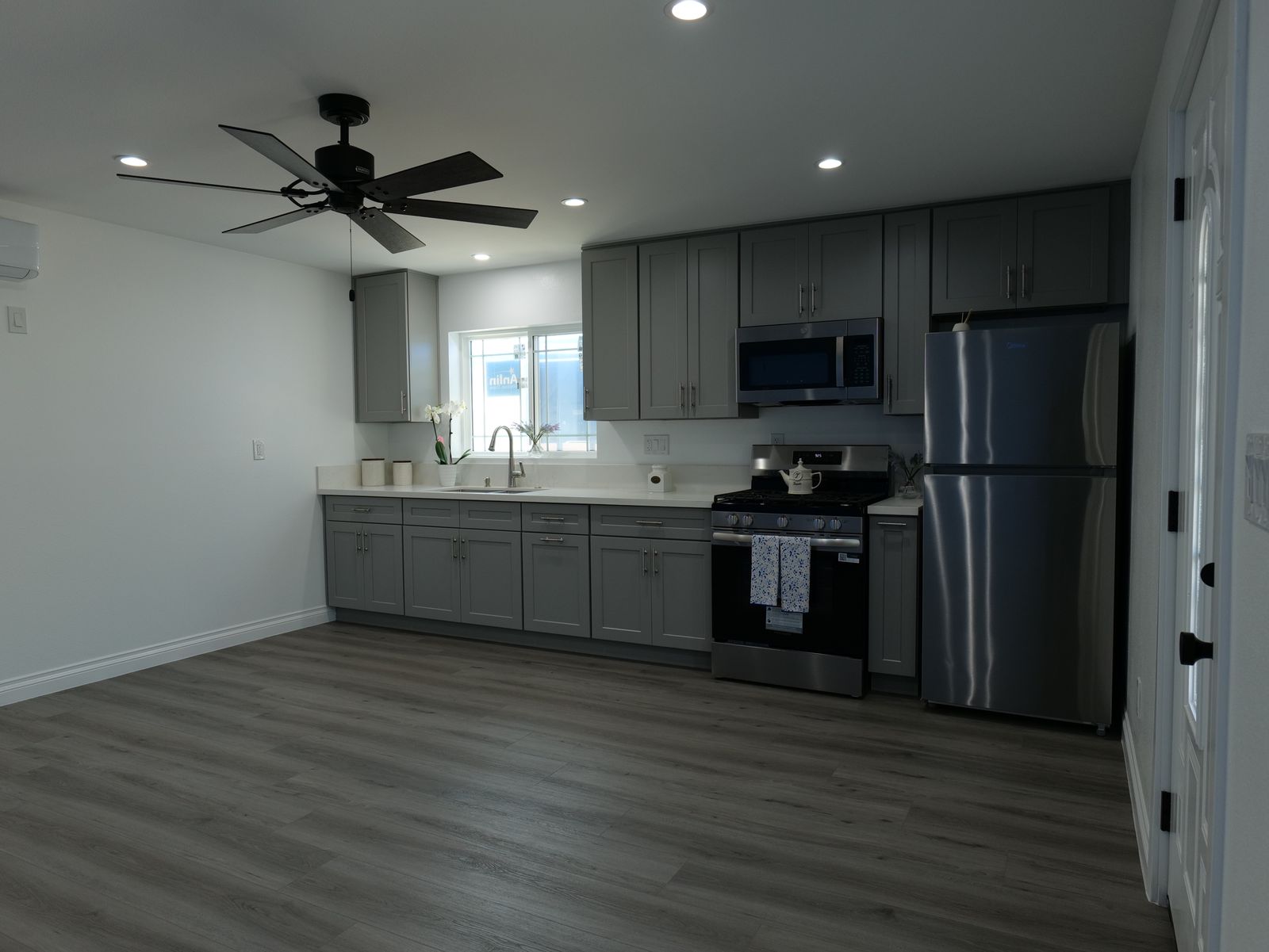 S Magnolia Ave, Santa Ana - Photo 1