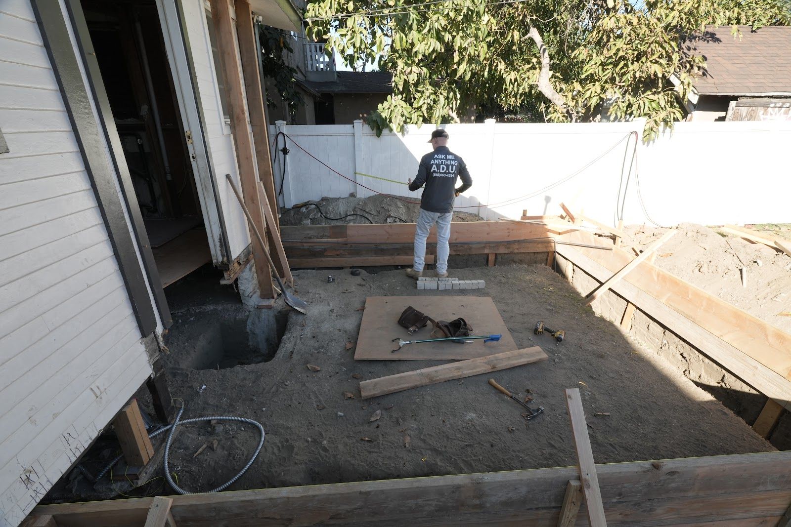 E 53rd St, Los Angeles — Construction progress — project photo 2