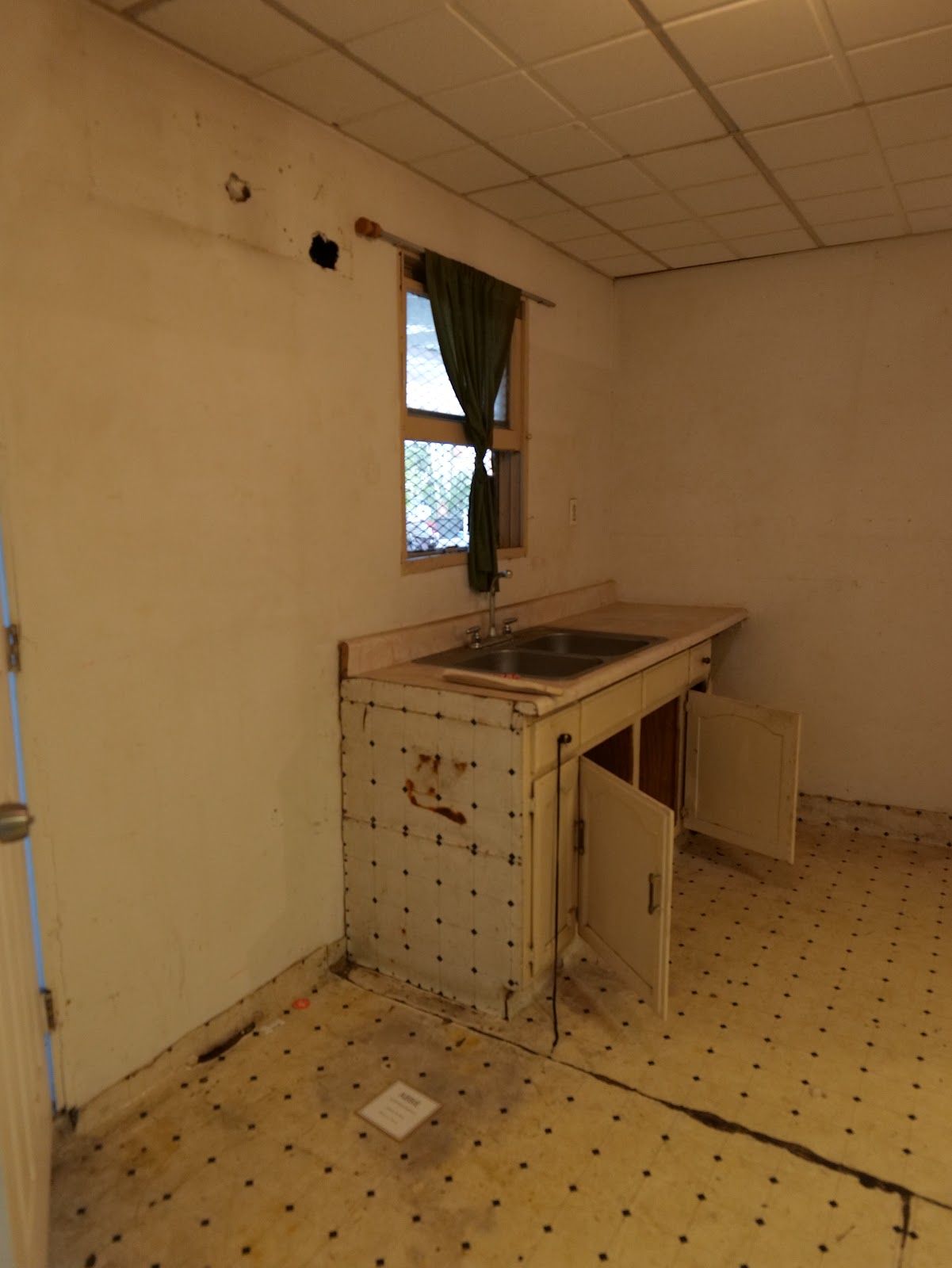Wright RD, Lynwood — Existing interior — project photo 1