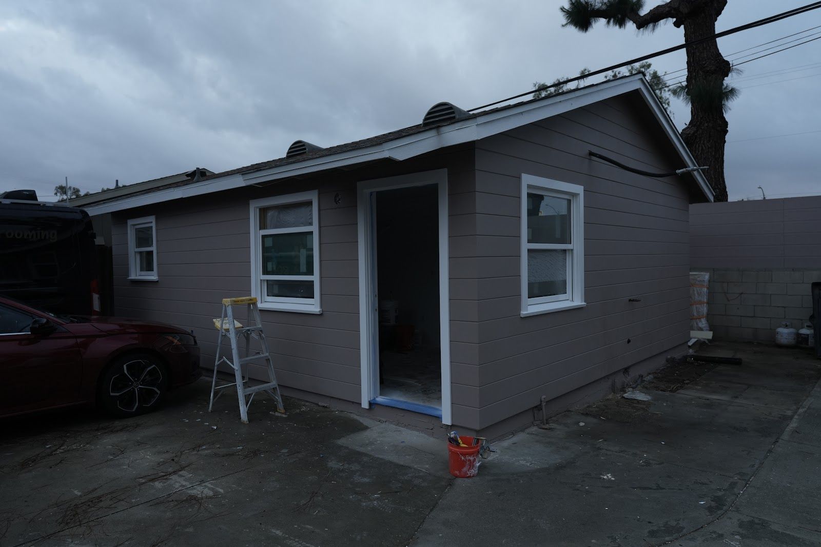 W 2nd St, Santa Ana — Exterior and interior finishing — project photo 1