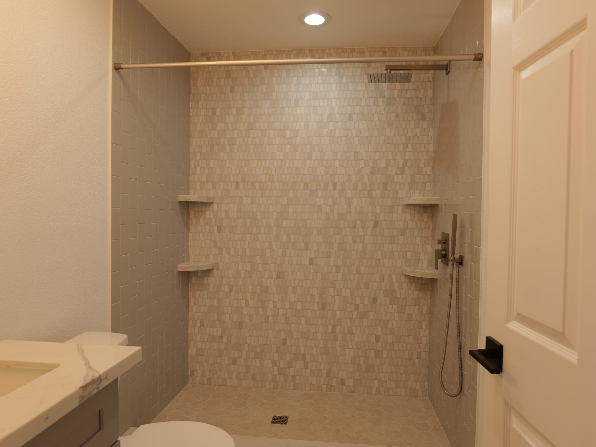 See Dr Garage Conversion - Photo 9