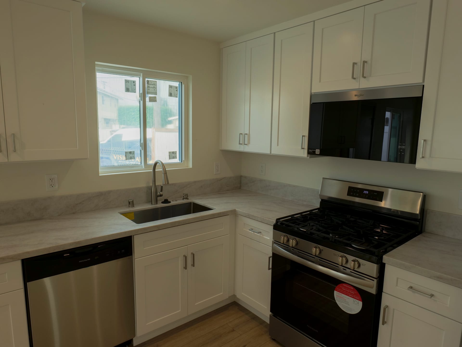 Wichshire Ave Garage Conversion - Photo 9